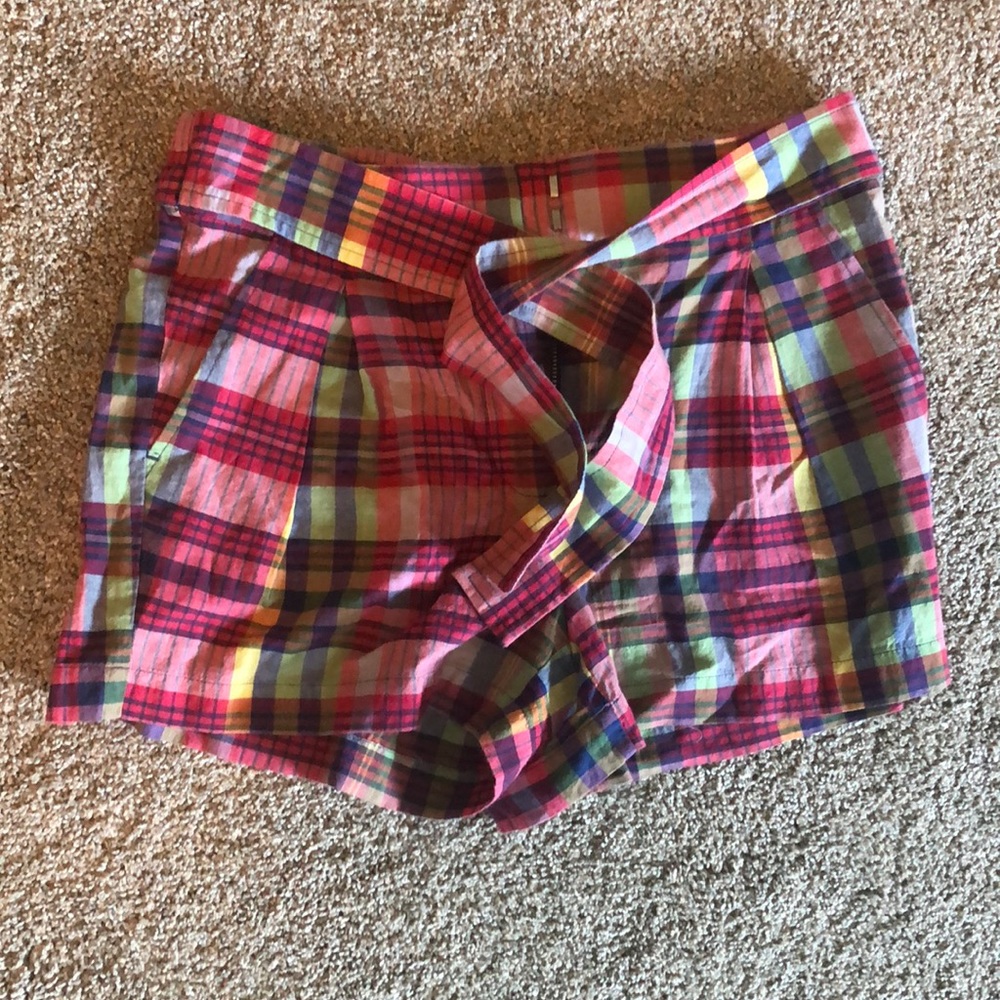NWT j.crew factory plaid shorts with tie. Size 4